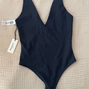Aritzia contour v-neck bodysuit in dark night navy, XS